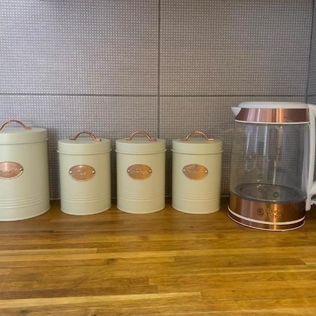 קינגסטון אפון הול Hu1 Triplex City Centre Gem Sleeps 6 H7 מראה חיצוני תמונה